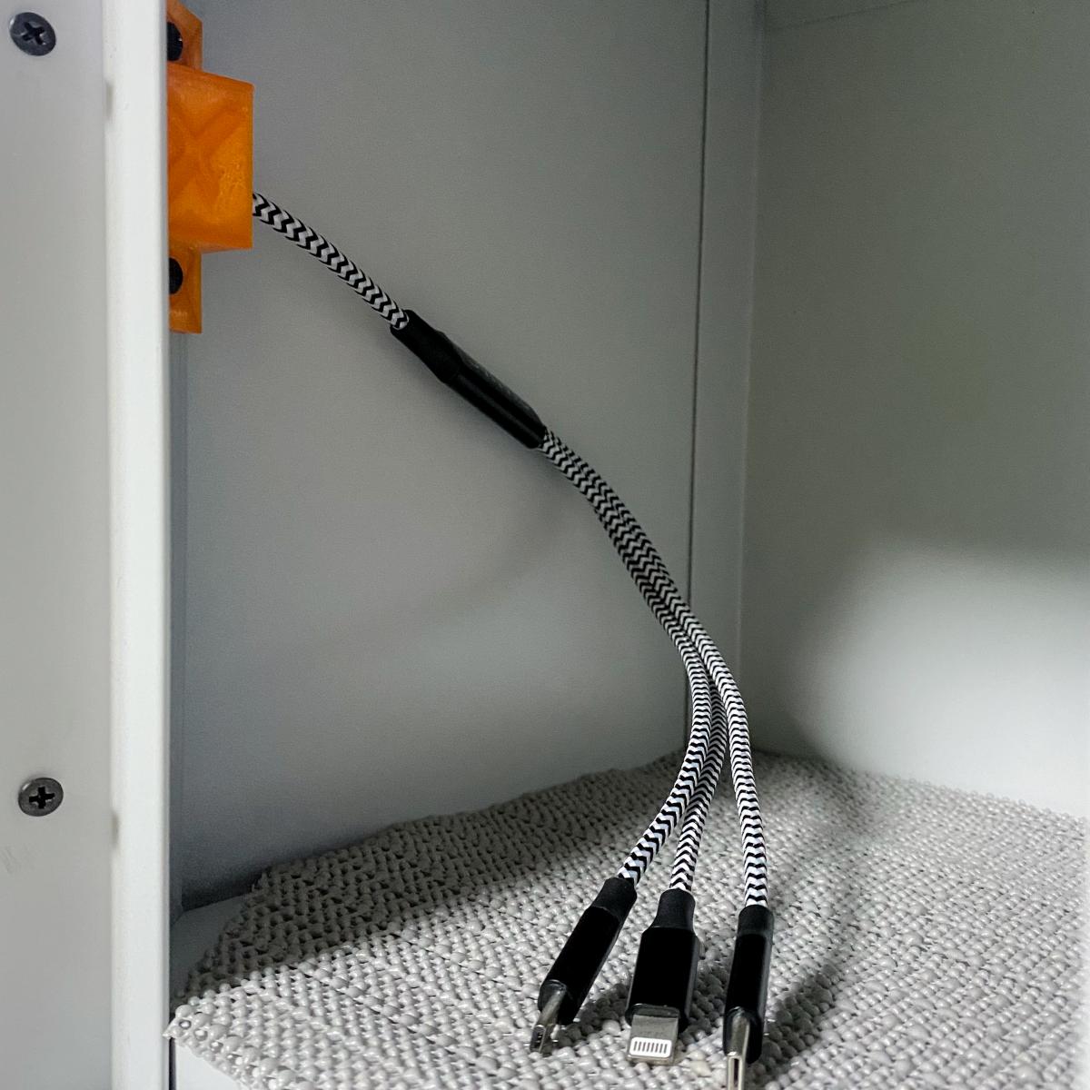 Multi (lightning / Micro USB / Type C) Multi (lightning / Micro USB / Type C)