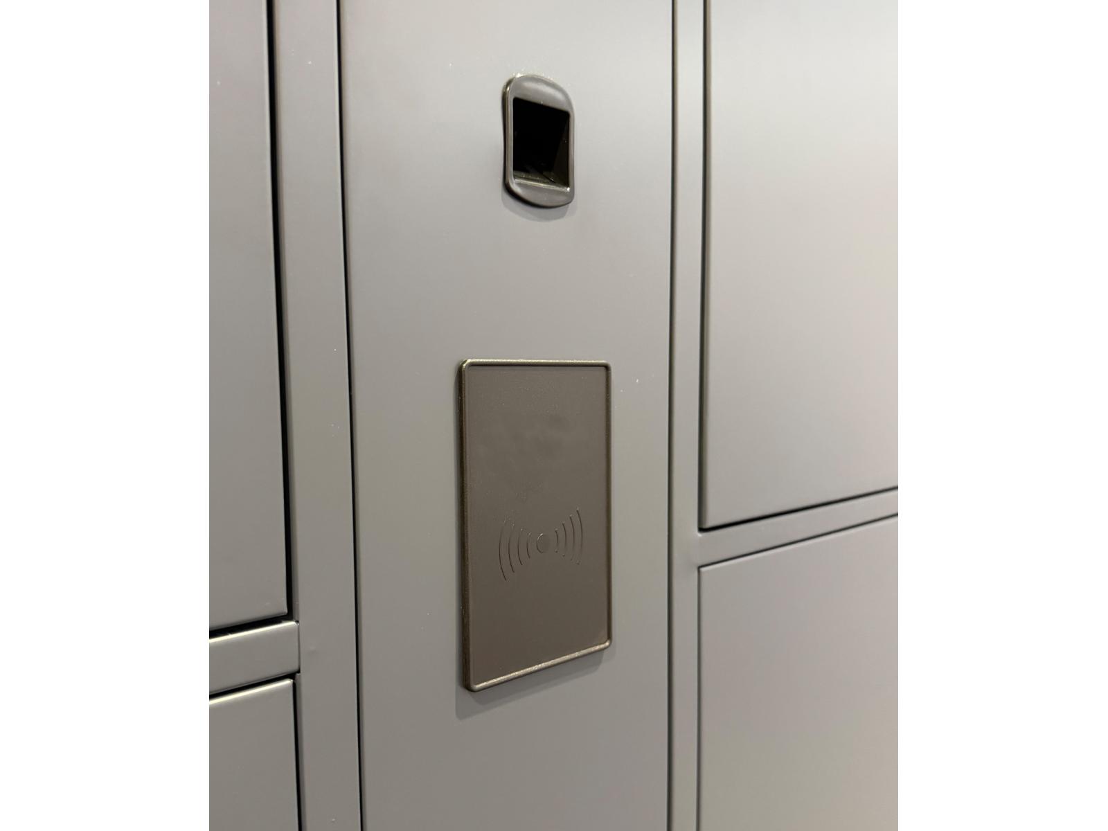 E-Spind Schließfachschrank Serie Spind ONE - 12 Fächer / 2 Abteile mit 4 integrierten Schließmöglichkeiten